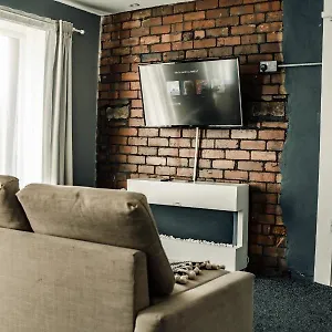 Dealhouse 10 Apartment